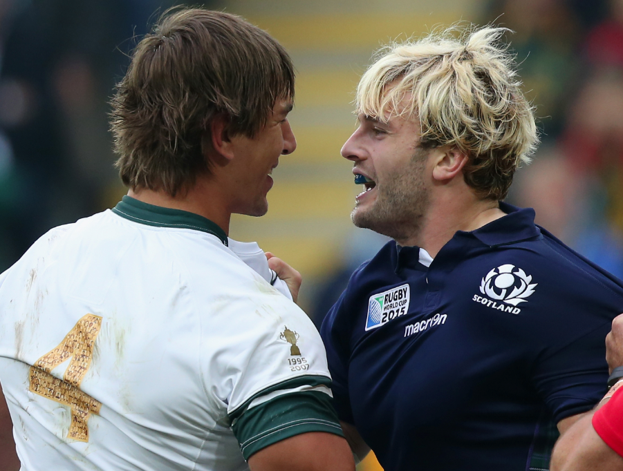 Bokshots's tweet photo. @hgatweet @Springboks You want to swop my white jersey? Theres 200 people in the queue, Scotsman #HomeGroundAdvantage http://t.co/A4BybbWb0A