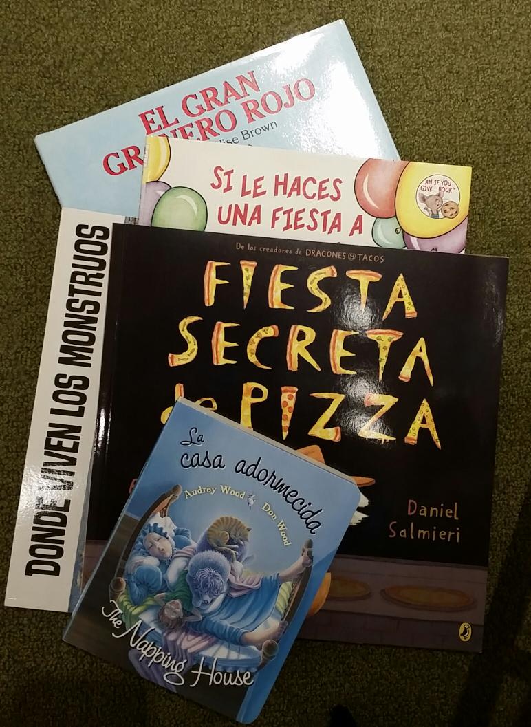 Everything ready in <a href="/BooksofWonder/">Books of Wonder</a> for our monthly #bilingual #Storytime, and I can feel it is going to be fun!!