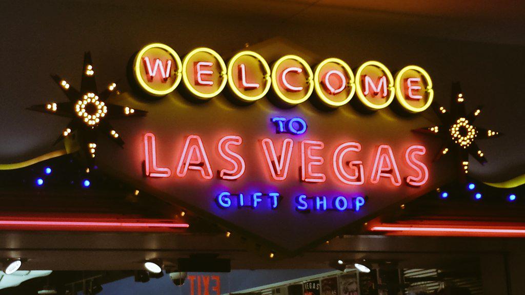 boricuafemenina's tweet photo. Llegando a Las Vegas para APICS Conference... #APICS2015 #APICSPUERTORICO @APICSPuertoRico @TheMirageLV http://t.co/k0vssl3imE