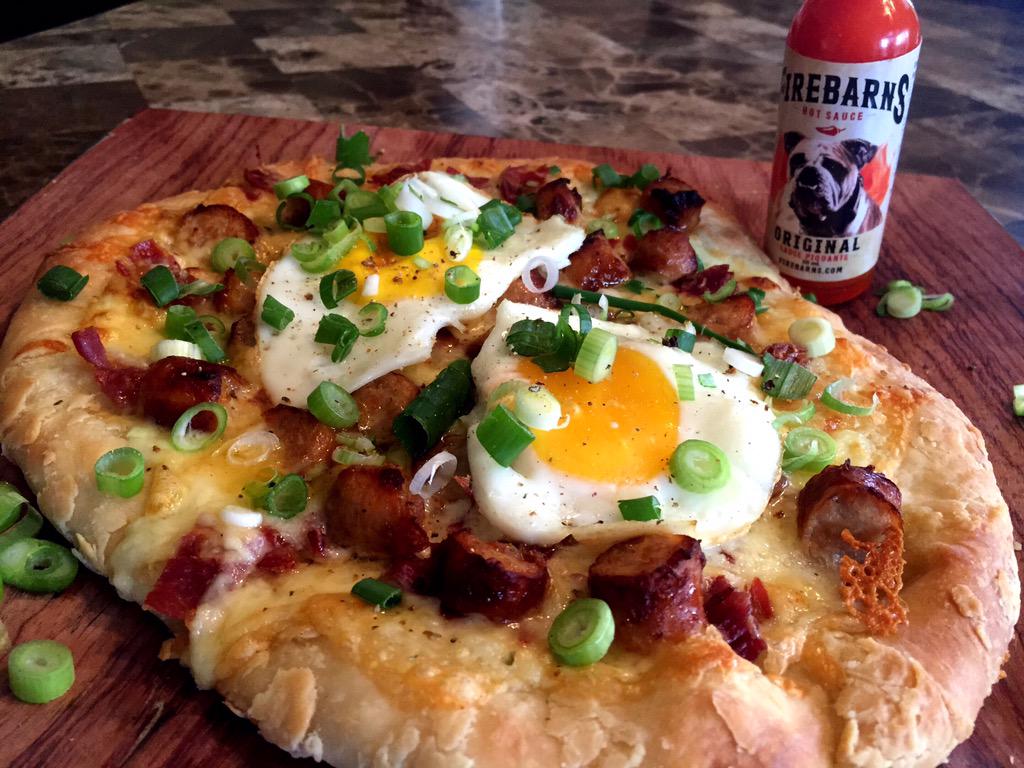 #pizza #breakfast #food #foodporn #sunday #nfl #footballmeal #morning #hotsauce #spicy #sauce #hot