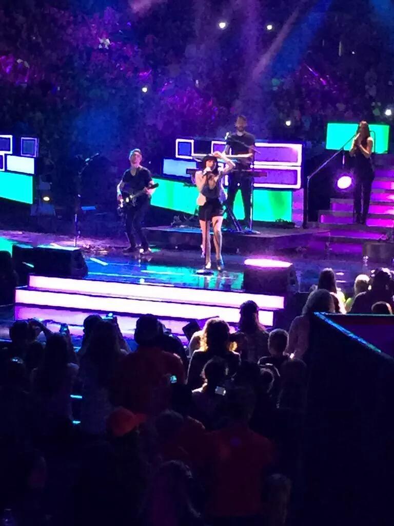 CRJ_ST_BCN's tweet photo. #TBT Carly en el #weday http://t.co/yGReiq4qmF