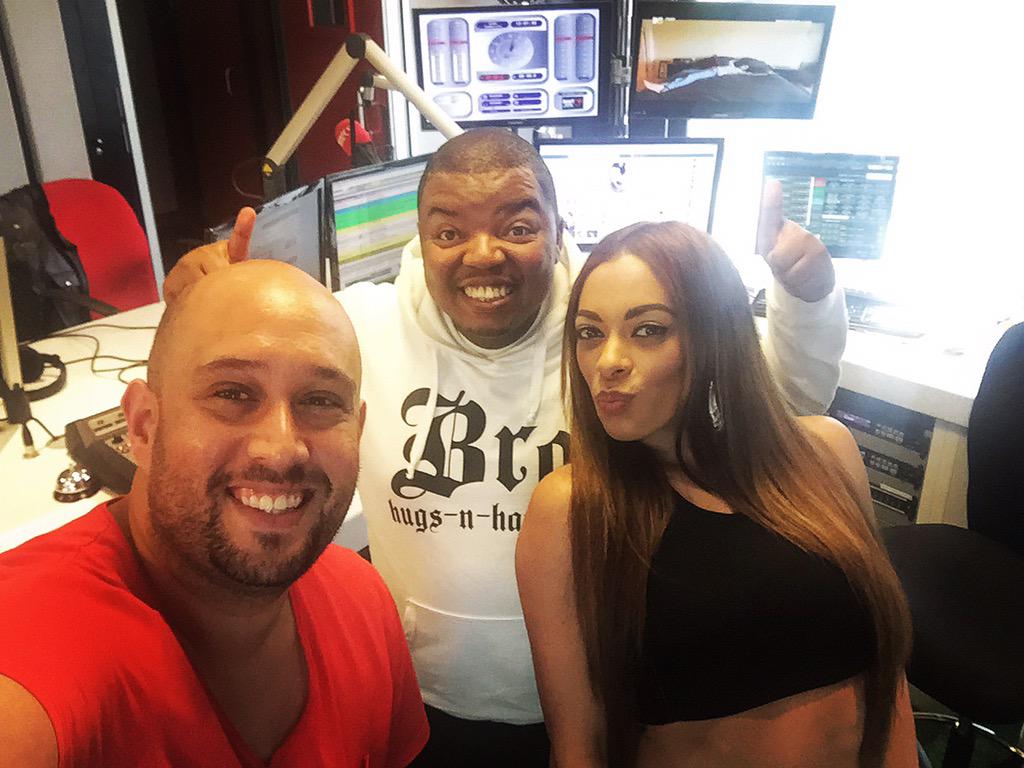 claymorar's tweet image. Awesome times in the @Heart1049FM studio with @LungaSingama and @MsShelleyNicole #mycapetown #clientPR