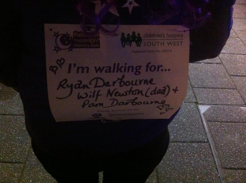 sarahliznewton's tweet image. Lovely night taking part in #chswmoonlight Memory walk #Falmouth - well organised fun night