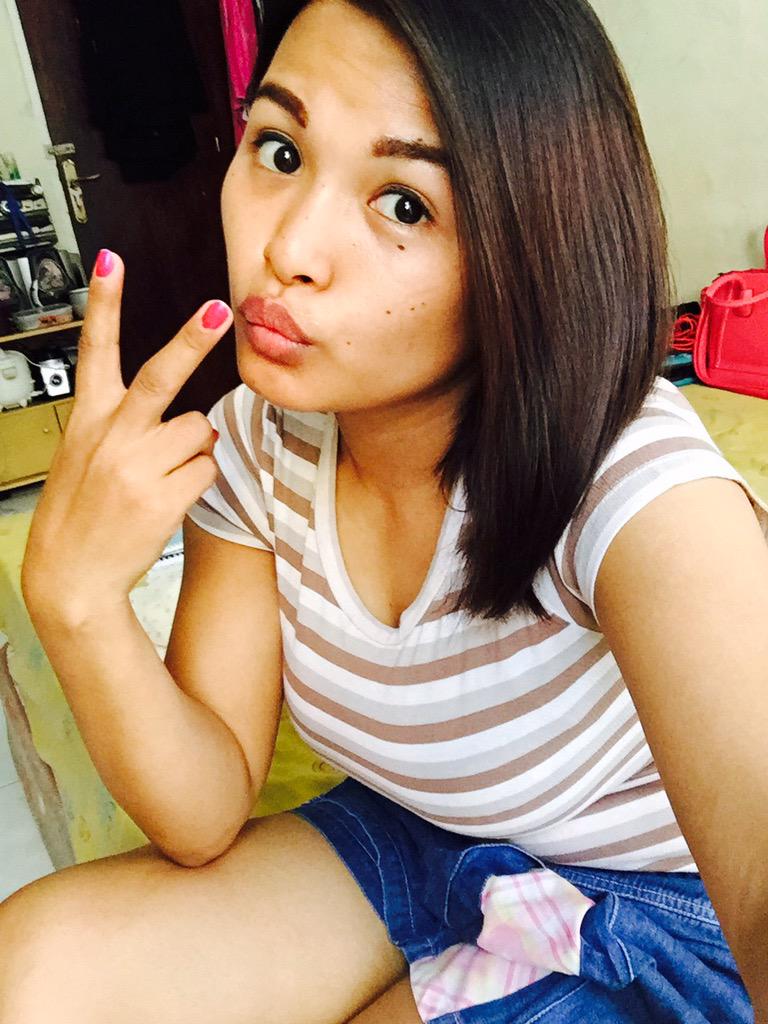 anne_bja92's tweet photo. Baju kecilku muat lagiiiiii 👚🎽 http://t.co/VPJnwRzjPB