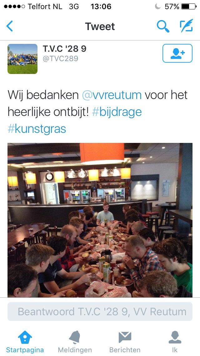 VVReutum2's tweet photo. Vanmorgen hebben wij vele gezinnen en teams blij gemaakt met een ontbijt wat ten goede komt voor ons kunstgrasveld. http://t.co/EVrvnrerul