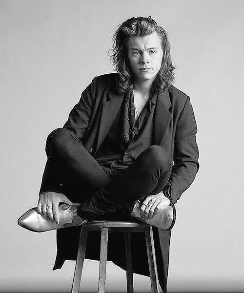 hamzaali9070's tweet photo. who is Better 
RT - Justin Bieber 
FAV - Harry Styles 
#EMABiggestFansJustinBieber http://t.co/EDDcROppdp
