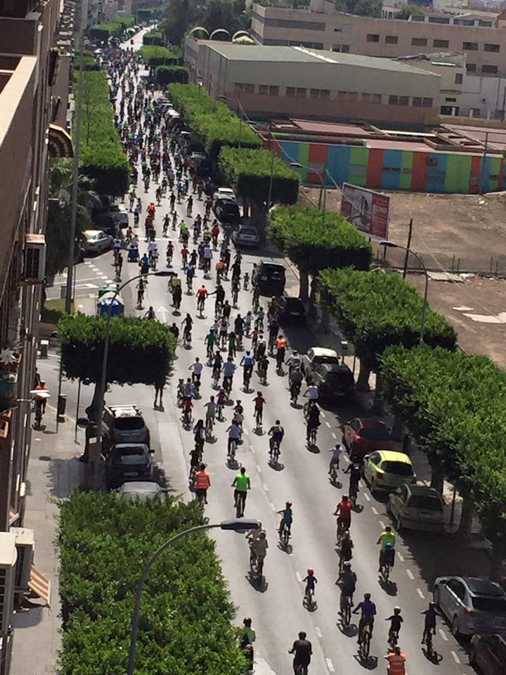 MelillaConBici's tweet photo. Nos merecemos un @PMUSMelilla consensuado, técnicos formados, políticos liderando... Ciudadanía y medios responden ;) http://t.co/CPeMppBfso