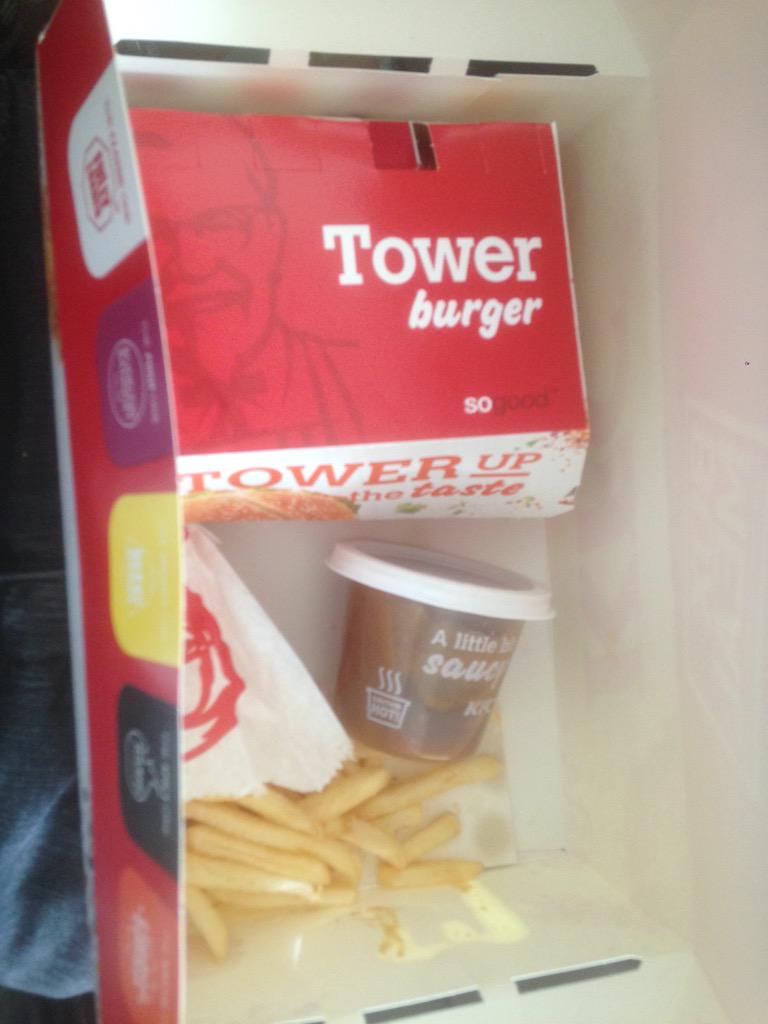 liamo92's tweet photo. Zinger box meal. Where are my songs @KFC_UKI :( #sad #hungry #NoWings http://t.co/4rNTfFbBJ5