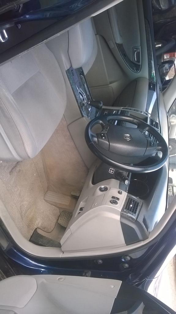 jonizwheelz1's tweet photo. Toyota crown
Asking 1.1M negotiable
Contact: 0715359989
Trade in ok.Yom 2007, automatic, 3000cc, clean interior. http://t.co/noUjKilHGe