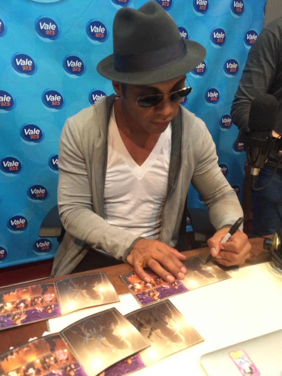 Vale975's tweet photo. Hoy a las 14hs podés ganar el disco autografiado de @SAMOALLSTAR! RT! @SamoChicasArg @SamoChicas @SamoNews http://t.co/Ltd94vACnZ