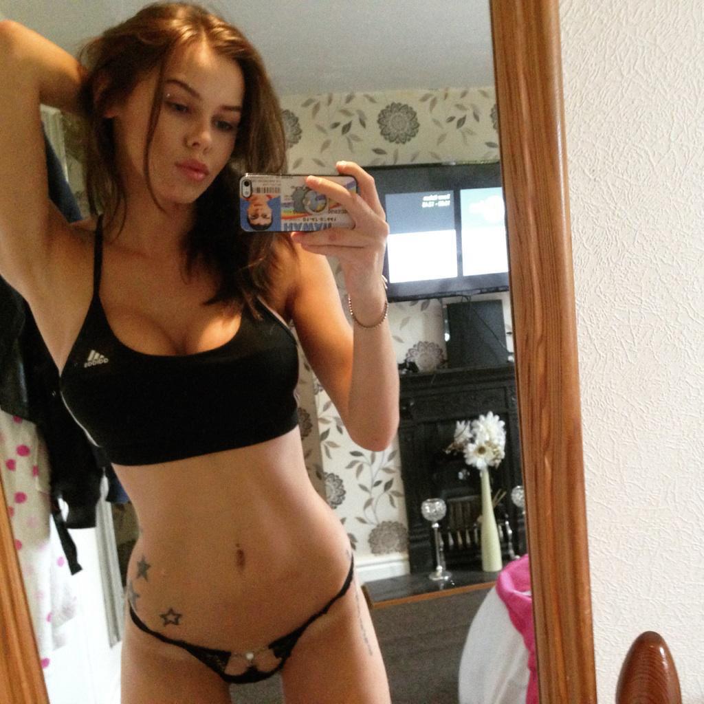 Jennifer Amber on Twitter: "In a sports bra and panties #selfie http:/...