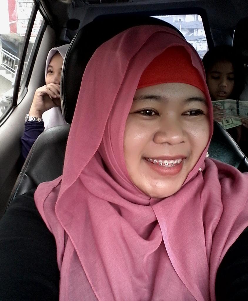 ajunx_ajah's tweet photo. @REVLONid @netmediatama #senyum #LipsinHDxNET http://t.co/3QPLTaYLBR