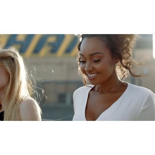  HAPPY BIRTHDAY LEIGH ANNE PINNOCK, I LOVE YOOOOU.     