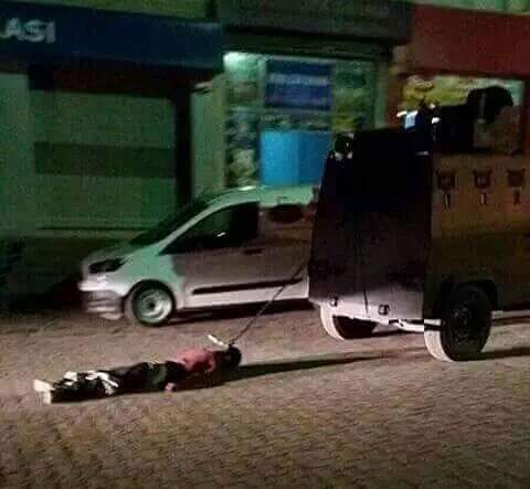 ey kardeş olanlar..!!
Kardeş olmayanlar,kardeşligimizi yerler de sürüklüyorlar...kardeş,kardeşi yerlerde suruklermi
