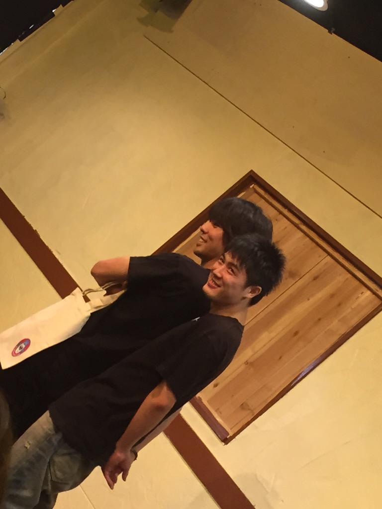 8ryoko's tweet photo. チャミゴリってきた！
ﾁｬﾐｺﾞﾘvol.5.5｢億秒くんの羨望道中｣昼の部だけの予定が夜の部も（笑）素敵な舞台だったなぁ～
やっぱり原マサいい！久しぶりに兄貴に電話してみた(^^) http://t.co/fQc9ePUAky