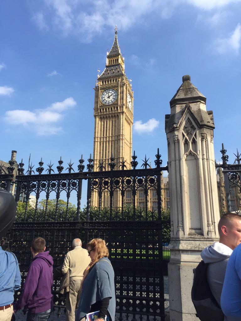 IkkaidoBritOpen's tweet photo. The Embankment and Houses of Parliament done. Next Downing St http://t.co/tbsv1zDEGo