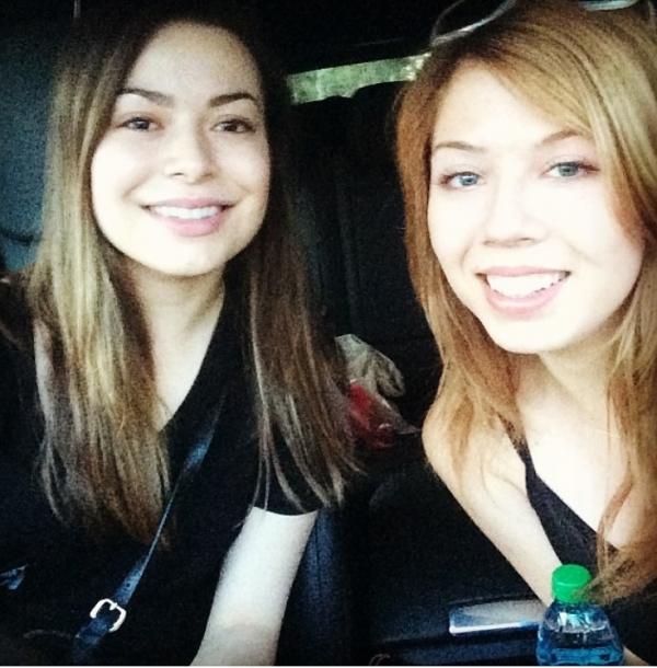 96c50dffac78417's tweet photo. Miranda Cosgrove and Jennette McCurdy.
#FriendShip http://t.co/nQDIWguRD9