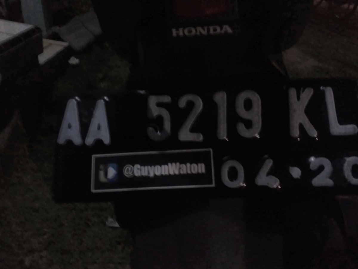 DevianSanjaya's tweet photo. Aku bocahmu mas @GuyonWaton :D http://t.co/956iZGEdKw
