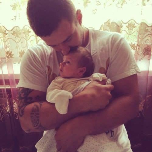 dylanrlts's tweet photo. Enfim o tio Dylan veio ver o grande Nich...O tio ainda vai te ensinar muitas coisa garotão. Te amo coisinha pequena! http://t.co/wGLbLChHBe