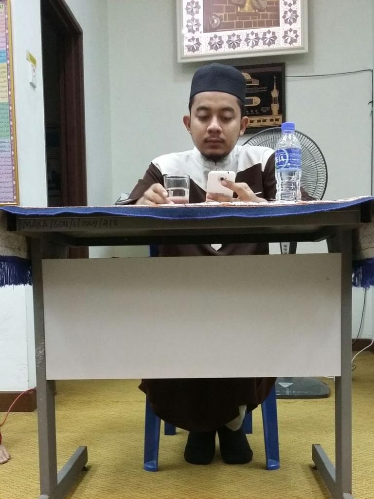 _naddddzirah's tweet photo. PU Rahmat in the house y'all. 😆😆 #kpmam #thisisaymo http://t.co/oUrL4twoO8