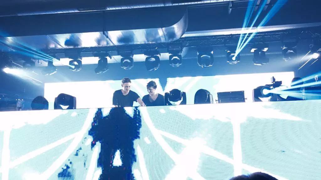 Natalia98__'s tweet photo. Thank you so so much 
Great fun
@MartinGarrix @JulianJordan 
I love you guus http://t.co/ECdwKMGHqb