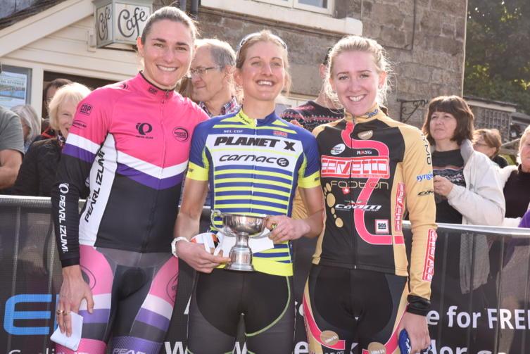 VeloUK's tweet image. Winner of the women's was Lou Bates with Jessie Walker 2nd and Sarah Storey 3rd @monsalhillclimb