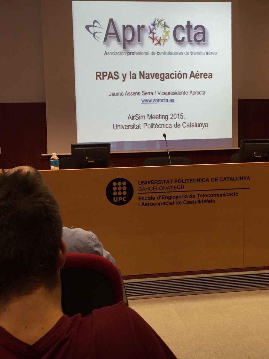 aprocta's tweet photo. En el @BCNAirSim explicando el presente y futuro de drones, desde el punto de vista de la navegación aérea #BASM15 http://t.co/Od9UCYUbVI