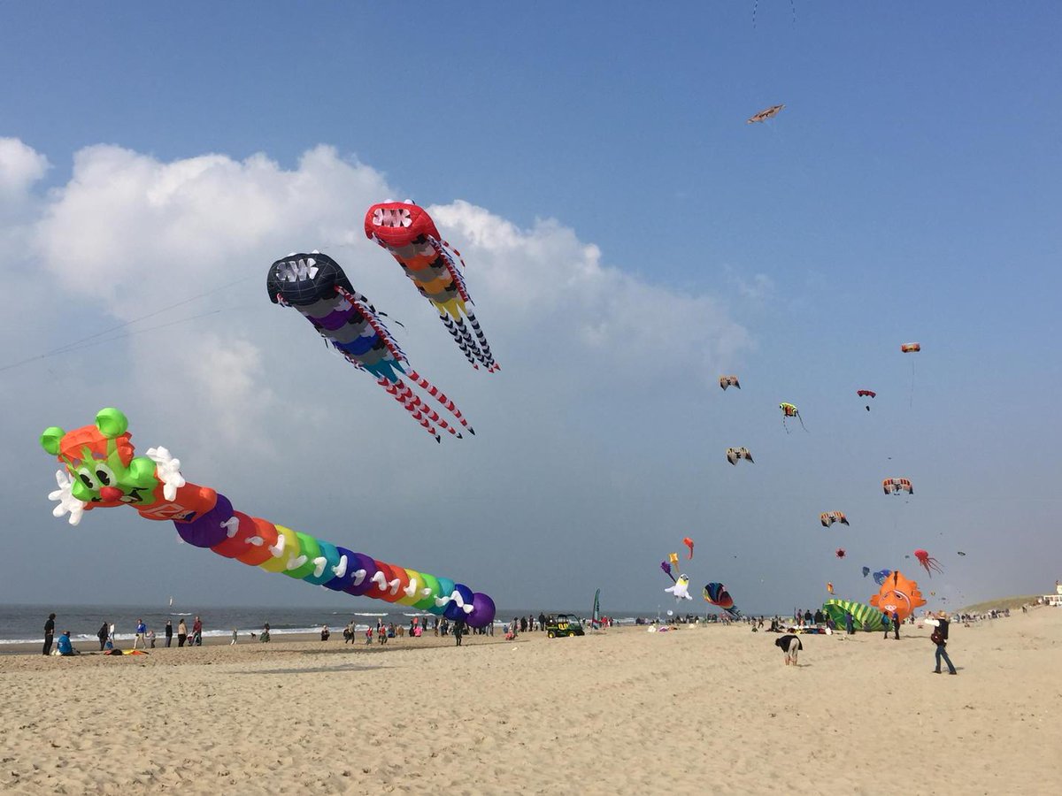 LisetteOpTexel's tweet photo. Windfestival Texel

#paal19enhalf @wadfotografen @TexelPlaza @DZK_Texel @helgavanleur @WeeropTexel http://t.co/ihuRMAdSqF