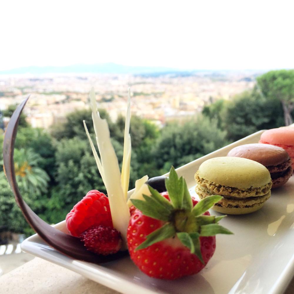 RomeCavalieri's tweet photo. Reason #1 to indulge in those delicious #macarons? It's #Sunday! #RomeCavalieri #Rome #Italy #RomanWeekend #sweet http://t.co/J6hYchdHvy