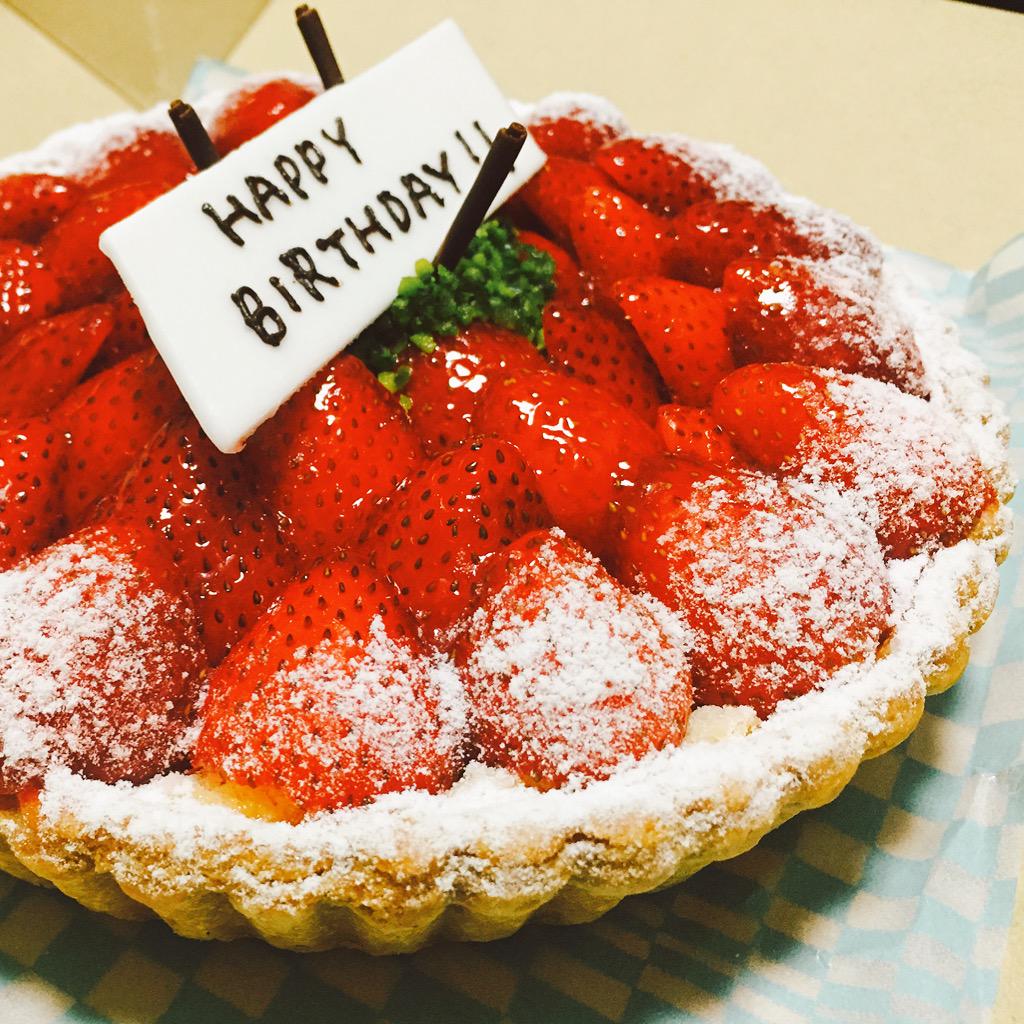 鳥野郎 初めてのキルフェボンのタルトのホールケーキ 友人三人と切り分けずにそのままフォークで食べるという贅沢な経験をしました 美味しかった Http T Co G75wjkfnrz 鳥野郎 初めてのキルフェボンのタルトのホールケーキ 友人三人と切り分けずにそのままフォークで食べるという贅沢な経験をしました 美味しかった Http T Co G75wjkfnrz