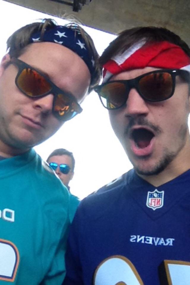 samuel_foulds's tweet photo. Game day brah!! #NFLuk #jetsvsdolphins http://t.co/LmS50NreJy