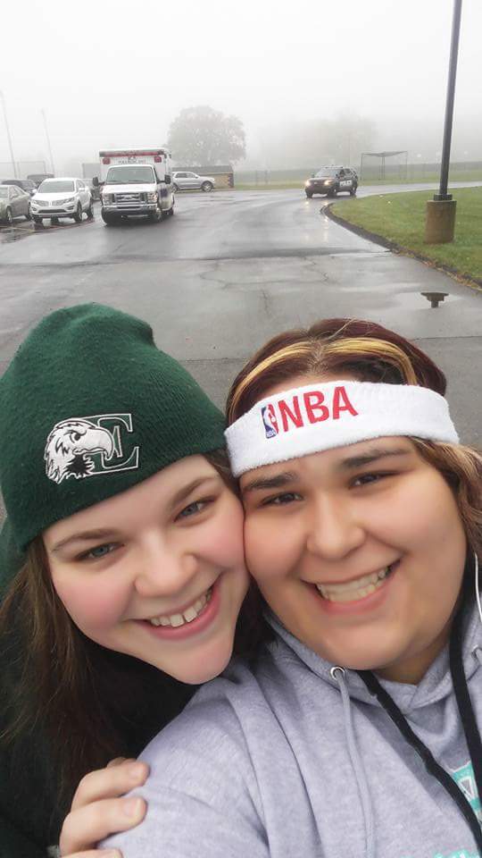 AngelaBurns0's tweet photo. Finished a #5k #firsttoday. It was a lot of fun. I got to walk with a friend and saw my doctor. :) #healthyed http://t.co/jcKGsjcrRW