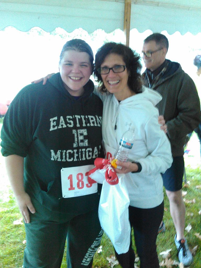 AngelaBurns0's tweet photo. Finished a #5k #firsttoday. It was a lot of fun. I got to walk with a friend and saw my doctor. :) #healthyed http://t.co/jcKGsjcrRW