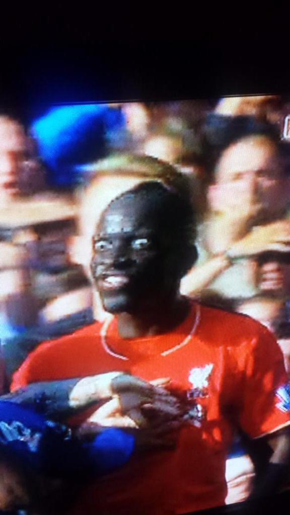 Nokkuð óhætt að segja að <a href="/mamadousakho3/">mamadousakho3</a> hafi verið óhress með @RomeluLukaku9 ..