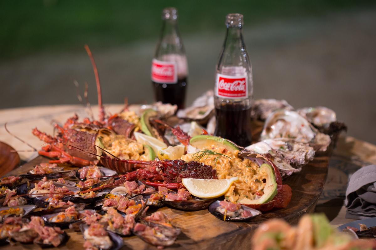 FlamesAndDames's tweet image. “@UltimateBraai: Whoa! WHOA! WHOOA! How good does that food look?! http://t.co/JUr2uAshJH” it looks delicious !!!