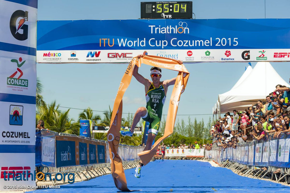 4 podiums in a row and ending with a #CozumelWC win? Not a bad way to end the ITU season! Congrats to <a href="/RD_murray/">Richard Murray</a>!