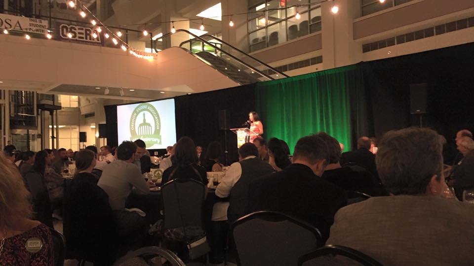 RobNosse's tweet image. Proud of @OregonStudents @ it's 40th Anniversary! Thanks @hotcouponmama @tobiasread @BradAvakian + more for coming!