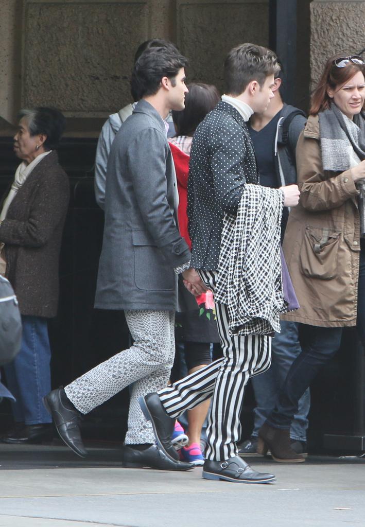 MUGlWARATOM's tweet photo. Their hands. #5yearsofcrisscolfer http://t.co/4AUu6eMch6