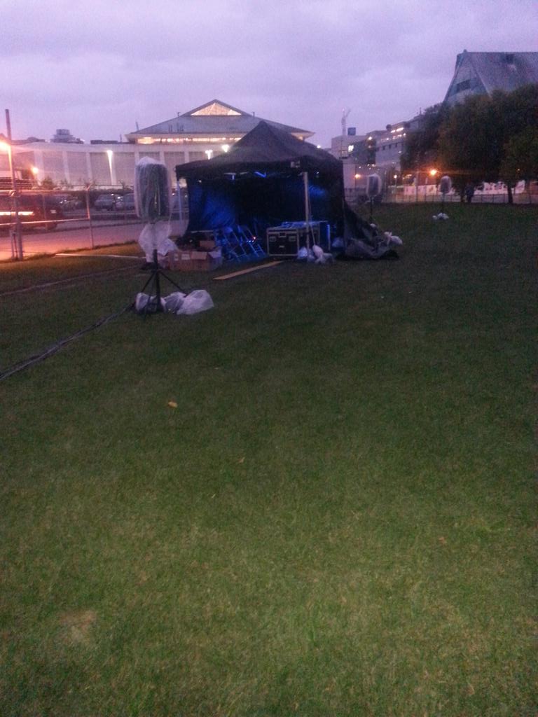 The microphones are each connected to this DJ booth,where each hit is mixed by a different DJ/hour #ACNUIT15