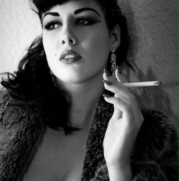 al_luring's tweet photo. @Notmeatall3 @runso44 @CanalGirlWeb @gordura55 @CorkGirlsSF @cozzy84 @WynnSimon @smoking_girls_ @SmokFet @kempi347347 http://t.co/DEjUFO74Rz