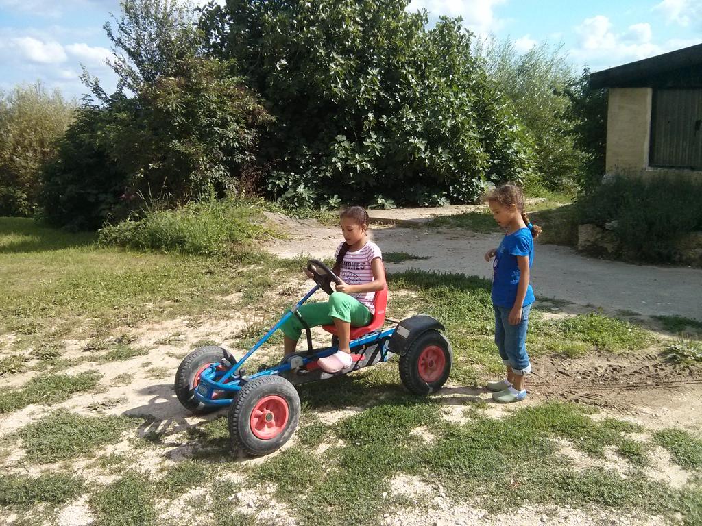 lewisorr's tweet photo. @PRCoUK @HotelTonight because all a trip needs is a go cart #planlesslivemore http://t.co/IvrTVAncEN