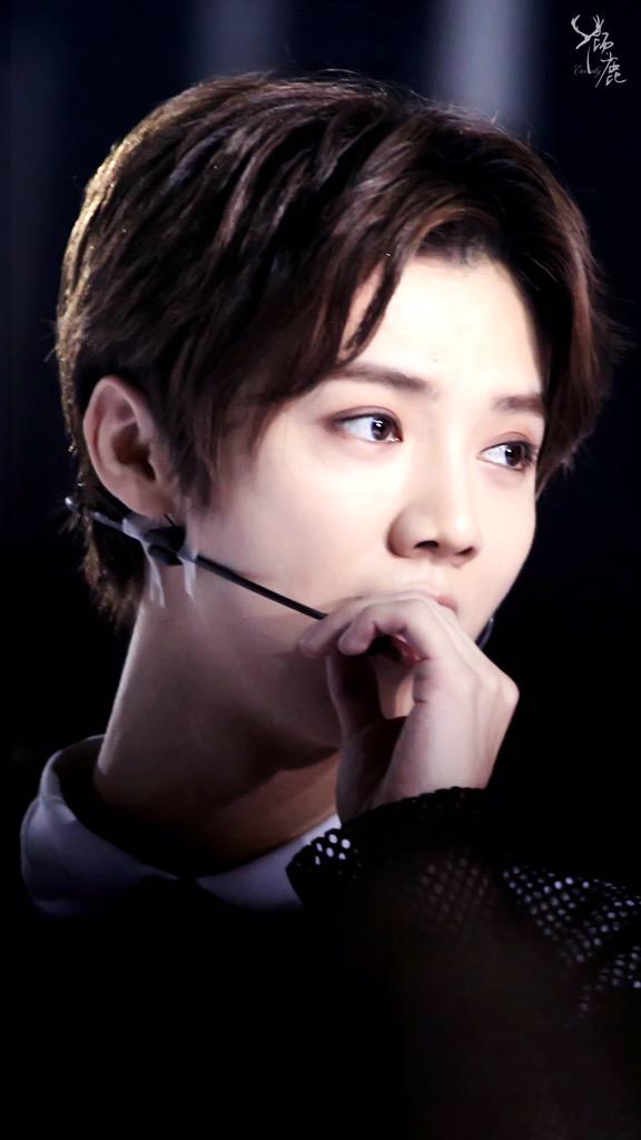 eternallydeer's tweet photo. 150925 Reloaded首唱会 倾鹿高清3P #Luhan image link： http://t.co/iLyf7O7nHm http://t.co/iK4wukBE7F