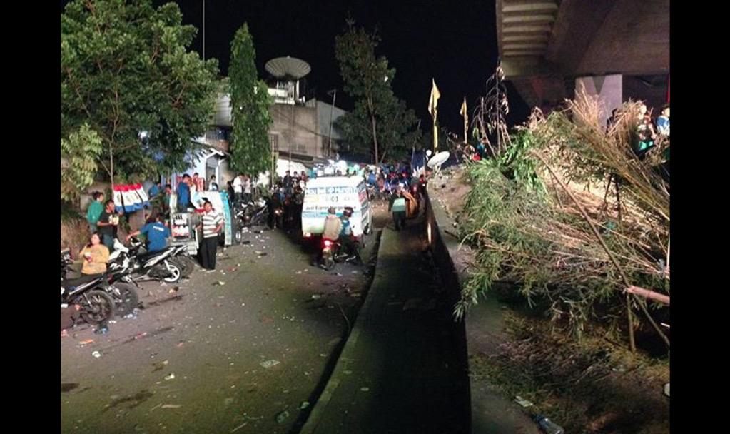 sehubungan fasilitas kotor &amp; pohon2 rusak, sementara tdk akan diijinkan lg nobar bola di taman film Bdg. cc <a href="/infobdg/">BANDUNG ᮘᮔ᮪ᮓᮥᮀ</a>