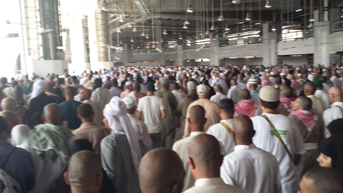 Canadian_Muslim's tweet photo. The farewell tawaf http://t.co/TZgcNGIii5