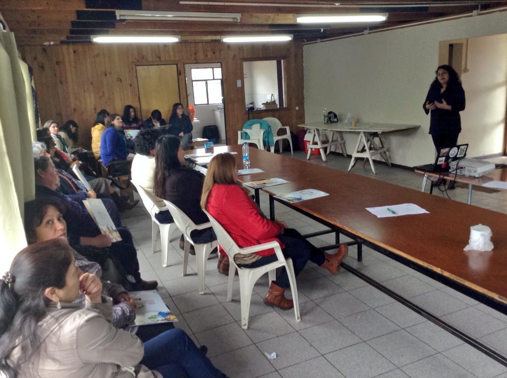 SernamEGBioBio's tweet photo. Directora @valemedelz conversa sobre  Programa de Gobierno y Agenda de Género a trabajadoras de @sintracapsj http://t.co/VpsO9BFsnS