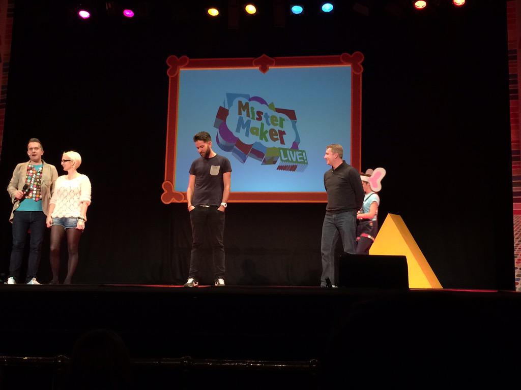 DavidMason82's tweet photo. On the stage with @mistermaker today! Hoping for a follow! #BigDavid #PomPomBug #ClownHorn #iamashape #Southsea http://t.co/yxKryZuo67