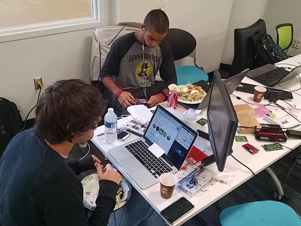 DSInc_Cellio's tweet photo. Eat where you hack! #ncriothack @ASSISTCenter @NCRIoT @bright_wolf #hackathoniotnc #cellio @smashingboxes #iiot http://t.co/KpZCzwjHRk