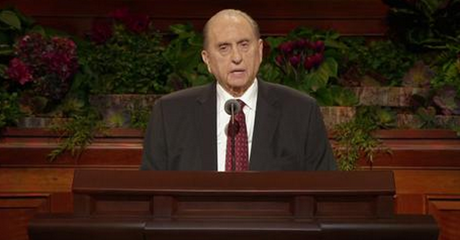 Deseret's tweet photo. President Thomas S. Monson: 'Be an example and a light'
http://t.co/0eRdkNIPzz http://t.co/SvYEXaOpBn