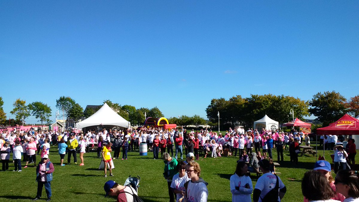 Great crowd of eager runners and walkers #PEI #CIBCRunfortheCure