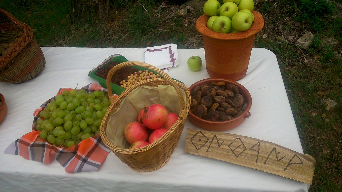 Clio_deries's tweet photo. A primera hora, preparant el #capdesetmanaiber al Casol de Puigcastellet, #Folgueroles
#arqueologia @macarqueologia http://t.co/vB0wnGUvEf